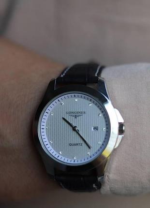 Наручные часы 0121 белый/черный