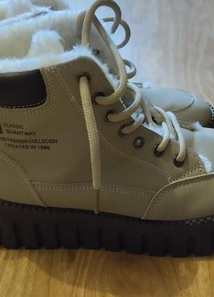 Новые зимние ботинки 39р