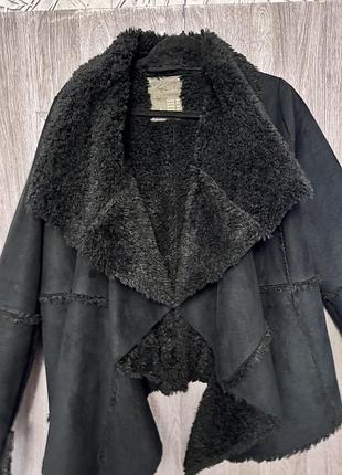 Чорна дубляночка-кардіган на запах