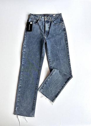 Джинси актуальні з розпорками  prettylittlething