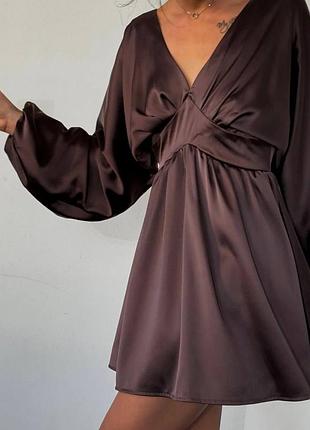 Жіноча класична шовкова міні коротка сукня плаття з вирізом декольте