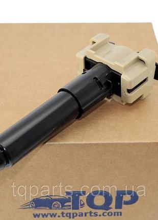 Форсунка омывателя фары прав., tq21256 (85207-60100)