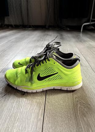 Брендові кросівки жіночі 38 розмір nike оригінал стильні