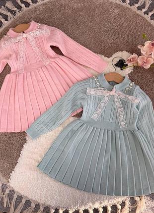 Сукня в кольорах