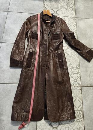 Шкіряне пальто брендового коричневого кольору