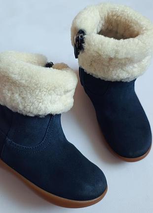 Ботинки зимние нат замша ugg р25 длина стельки по факту 15см.