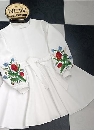 Платье с вышивкой