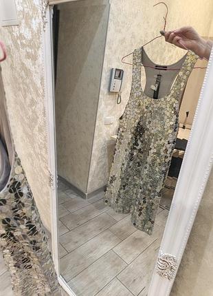 Продам сукню святкову.