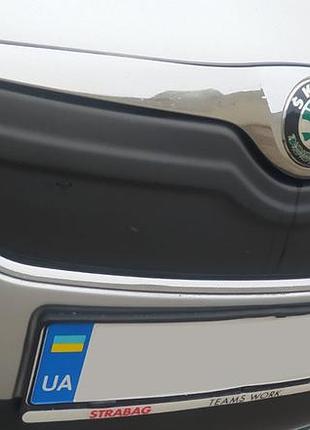 Зимняя накладка на решетку skoda fabia 2011-2014 матовая дефлектор для защиты от снега и льда dm-11
