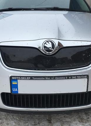 Зимняя накладка на решетку skoda roomster 2006-2015 г glossy дефлектор для защиты от снега и льда dm-11