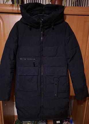 Куртка пуховик темно-синього (майже чорного) кольору, розмір s