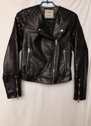 Продам красивую кожаную курточку.
