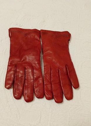 Кожаные перчатки