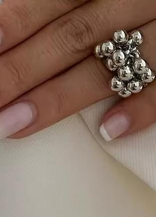 Стильна каблучка з шариками