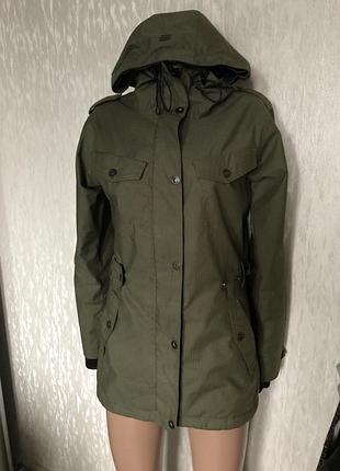 Фірмова куртка  шикарна