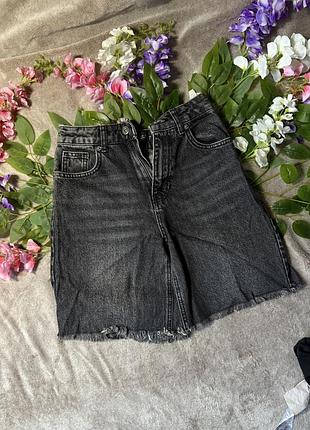 Крутезні джинсові шорти,чорні та подовжені