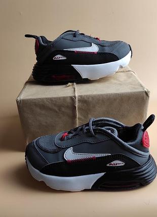 Кроссовки найк nike air max.
размер 26 длина стельки 16 см.