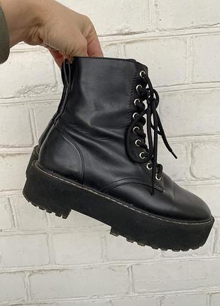 Ботинки h&m на шнуровці на товстій подошві