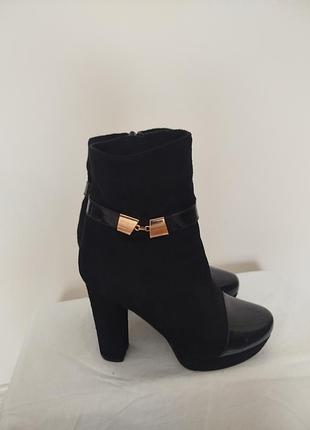 Сапожки дем сезонные.