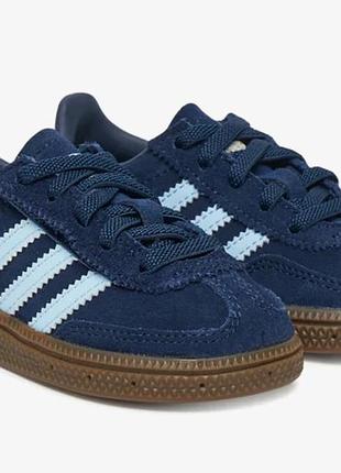 Кроссовки spezial