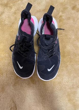 Сучасні кросівки nike