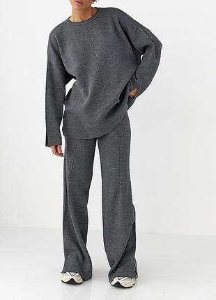 В'язаний костюм з вільною кофтою та широкими штанами