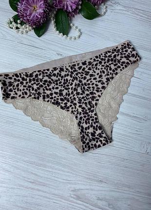 Безшовні трусики декоровані мереживом від британського бренду  marks & spencer розмір 10