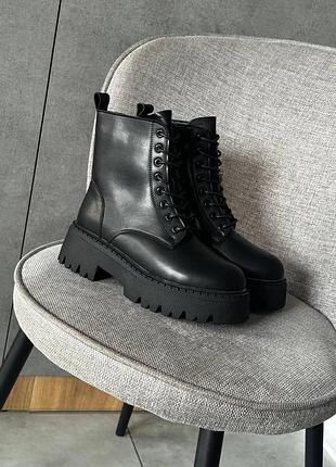 Женские ботинки