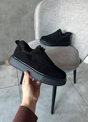 Женские кроссовки