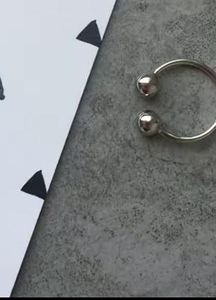 Стильная минималистичная кольца с двумя шариками