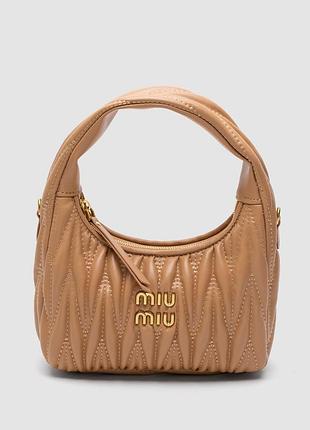 Сумка женская miu miu wander matelassé nappa leather mini hobo bag beige 20 х 24 х 7 натуральная кожа бежевый трендовая