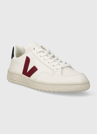 Жіночі кросівки шкіряні veja 37р