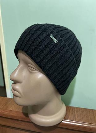 Шапка жіноча