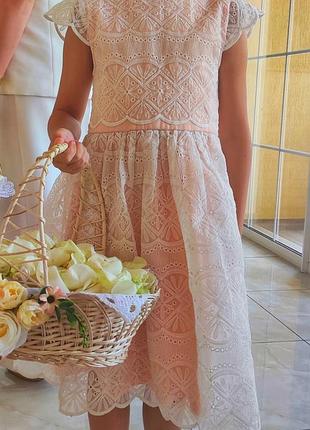 Платье нарядное на девочку