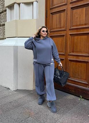 Костюм жіночий