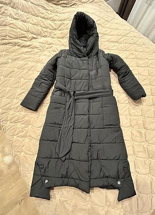 Жіноче довге зимове пальто, плащівка, чорного кольору