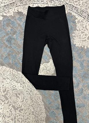 Трикотажные черные лосины