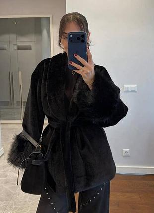 Зимова коротка шубка на запах з поясом