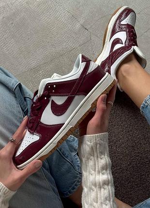 Кроссовки dunk sb dunk burgundy croc