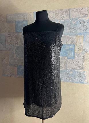 Стильний жіночий сарафан в маєтку на новий рік