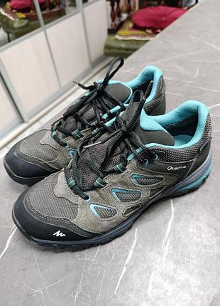 Кросівки непромокаючі для гірських походів жіночі - quechua, 40 розмір . 25.5 )