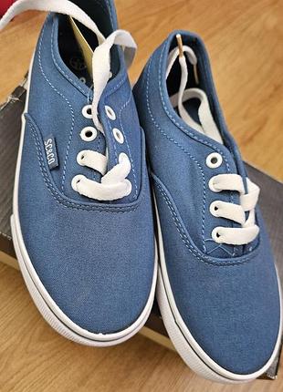 Новые детские кеды