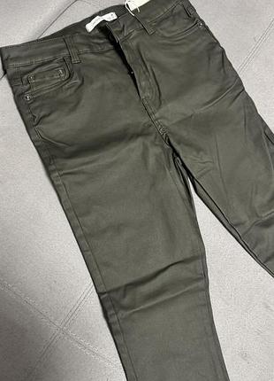 Жіночі штани хакі reserved