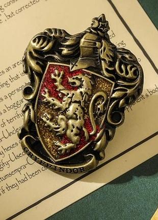 Брошка на одяг harry potter гріфіндор 14895