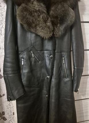 Зимняя дубленка в новом состоянии без дефектов,теплая, удобная, стильная,натуральная собачка