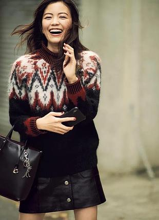 Светр гольф із суміші альпаки і мохера.