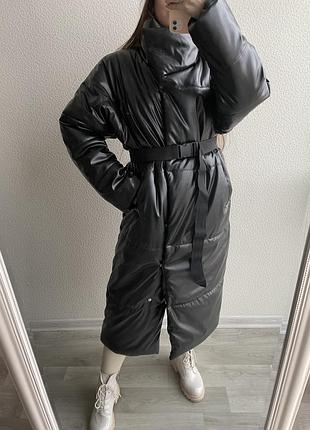 Кожаный пуховик с поясом