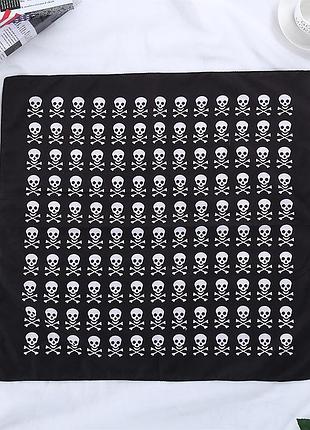 Бандана с узором череп 18 10544 54х54 см
