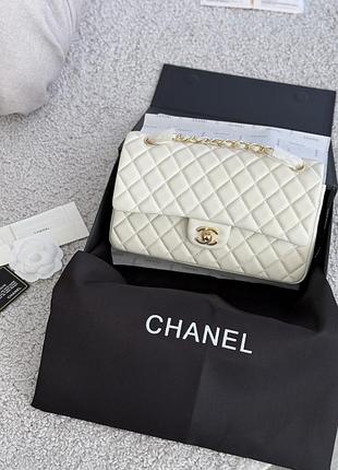 Chanel 25 milk (пятна на фурнитуре в середине)