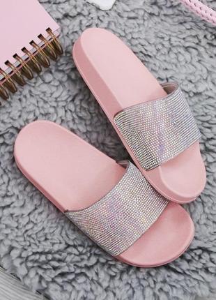 Шльопанці стрази угорщина